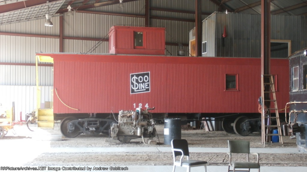 SOO 124 inside the Roundhouse